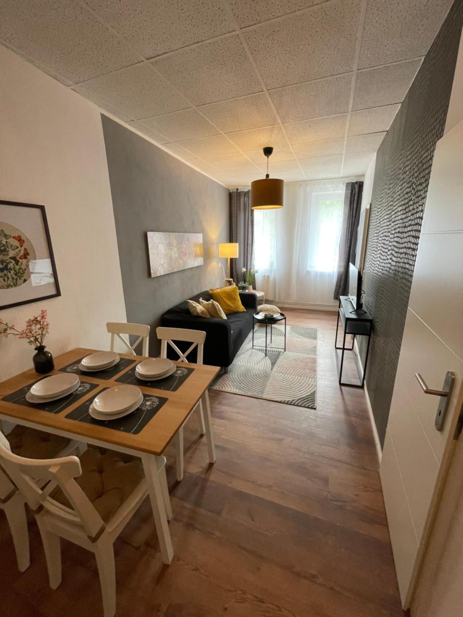 Appartement "Ilse" An Der Goitzsche Inklusive Parkplatz Bitterfeld-Wolfen Bagian luar foto